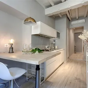 Apartment Jake & Francis By Mamo, Florence
